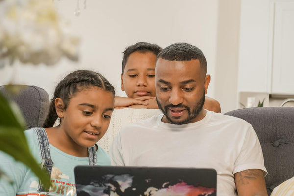 Is Screen Time Affecting Your Vision? Here’s How to Stay Safe.